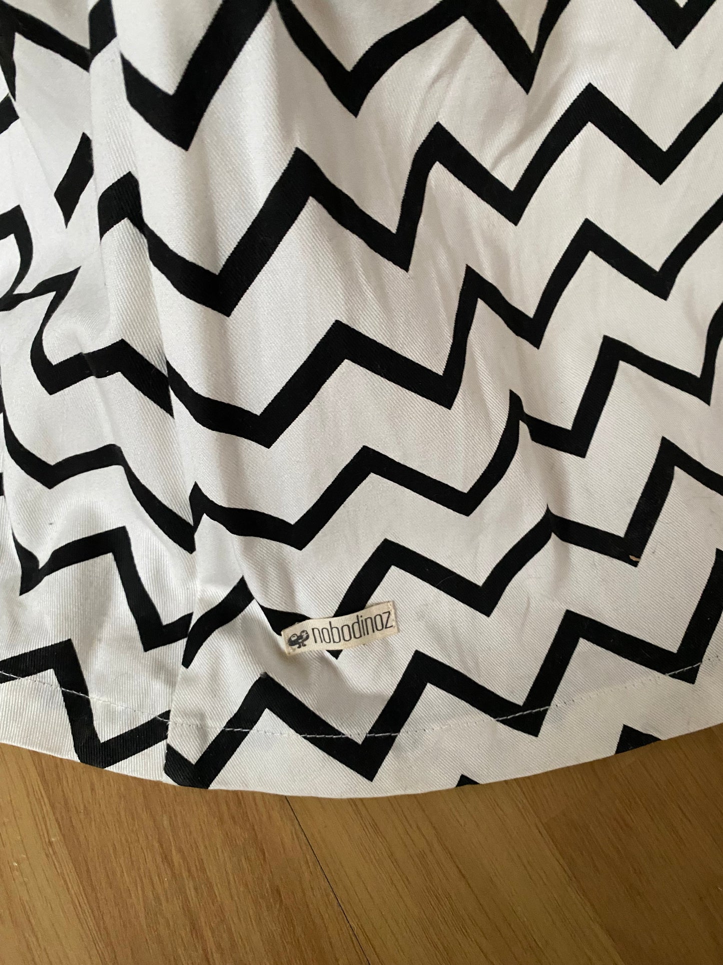 Tipi noir et blanc