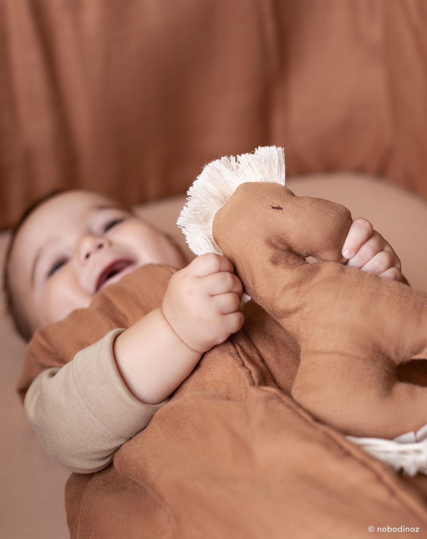 Lin français horse rattle