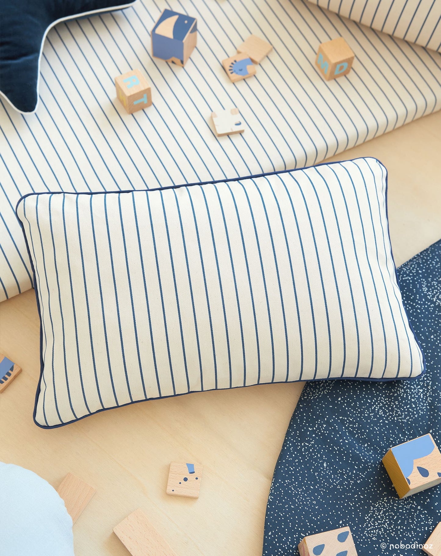 Jazz cushion 45X30 cm Blue thin stripes Natural