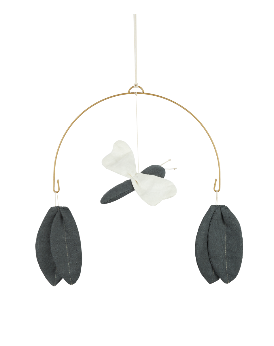 L1N0 dragonfly mobile in French linen