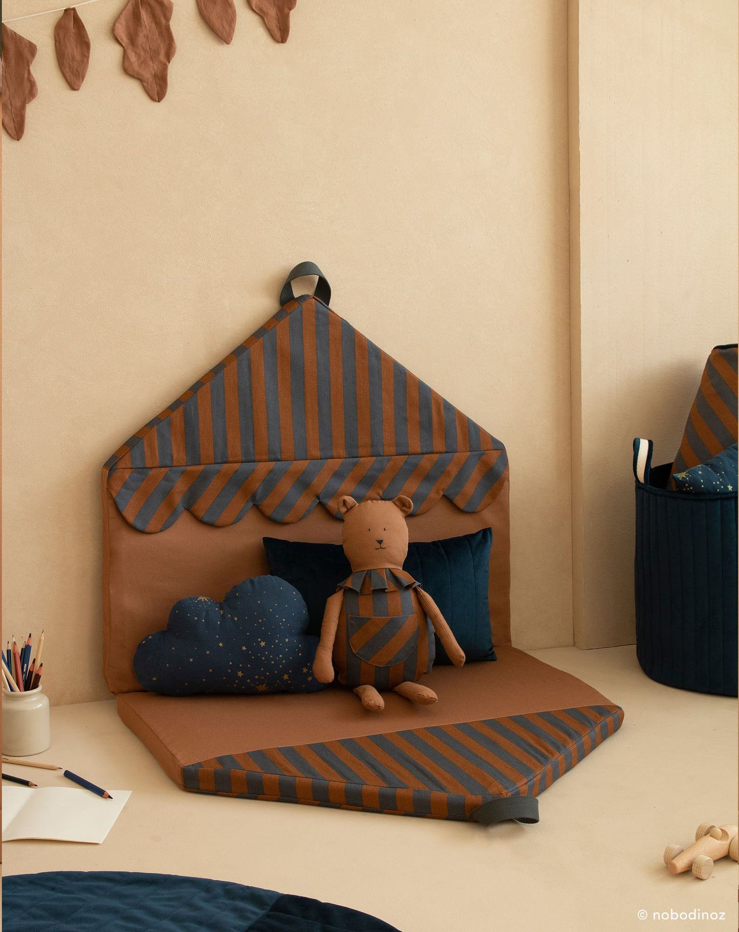 Majestic house foldable eco floor mat