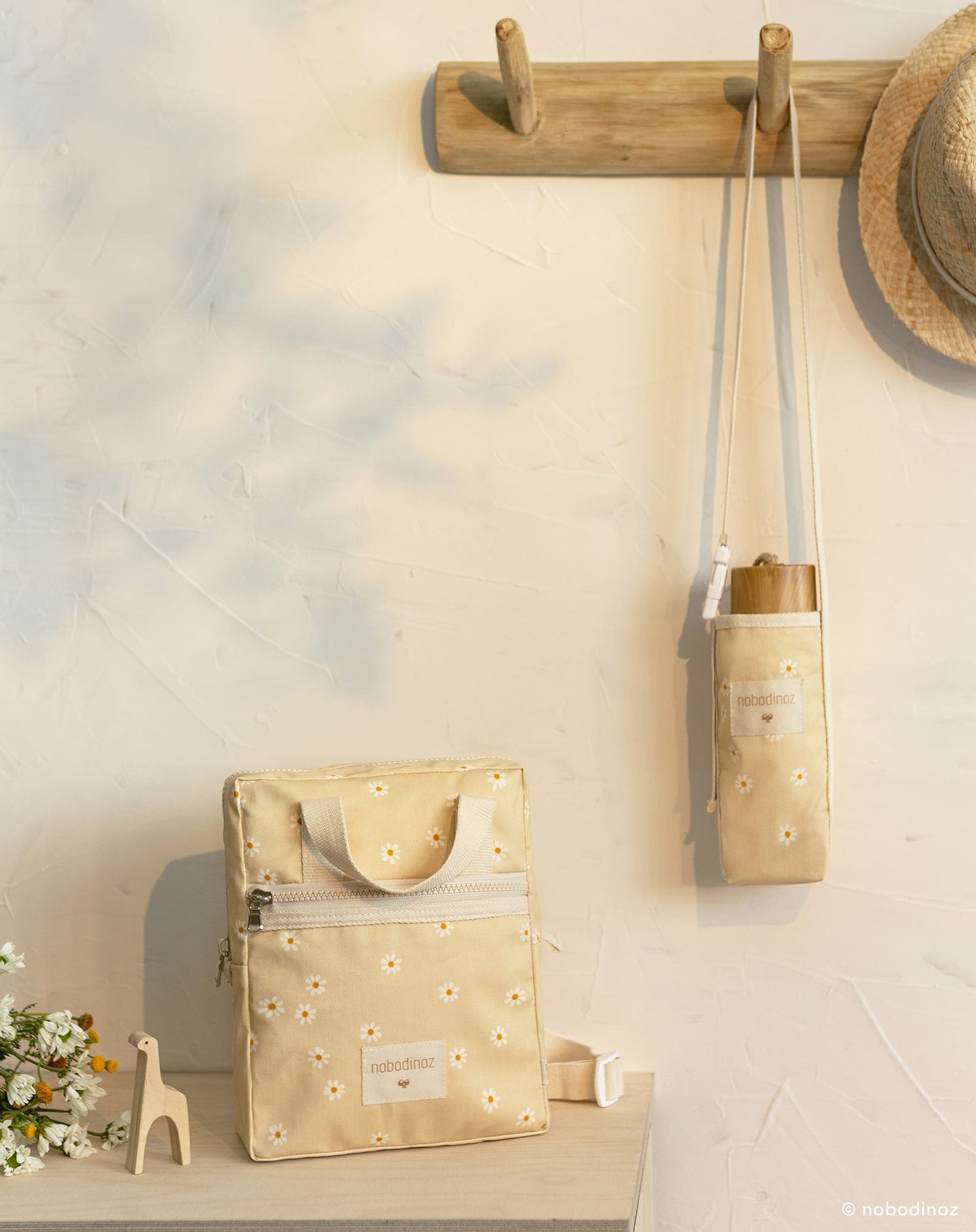 Sunshine bottle holder 6x18x6 daisies
