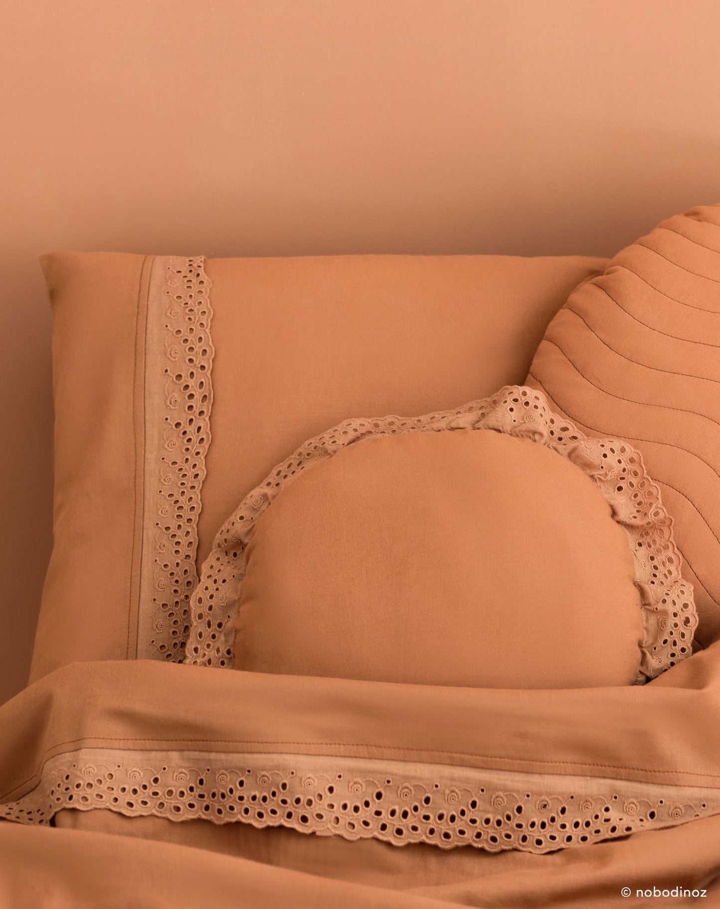 Coussin Vera Eyelet lace rond