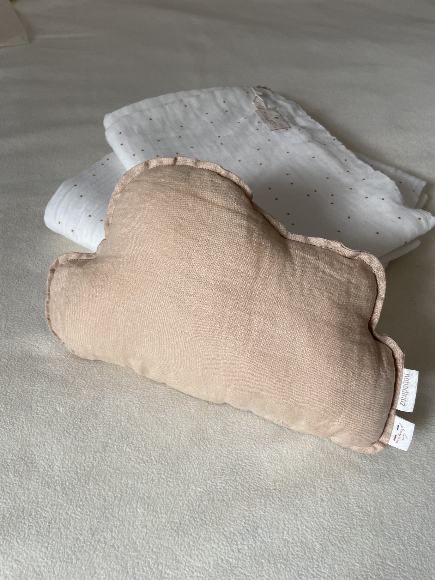 L1N0 cloud cushion in washed French linen