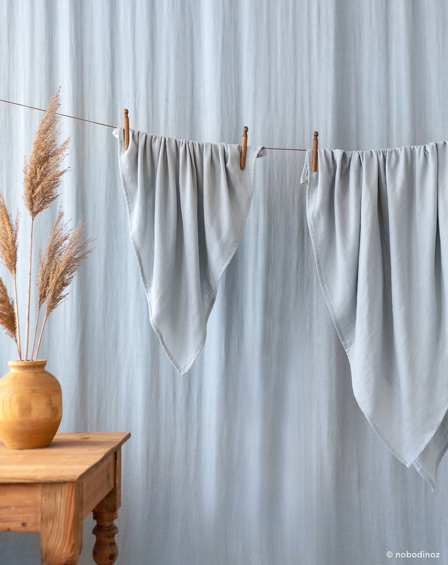 Butterfly swaddle 