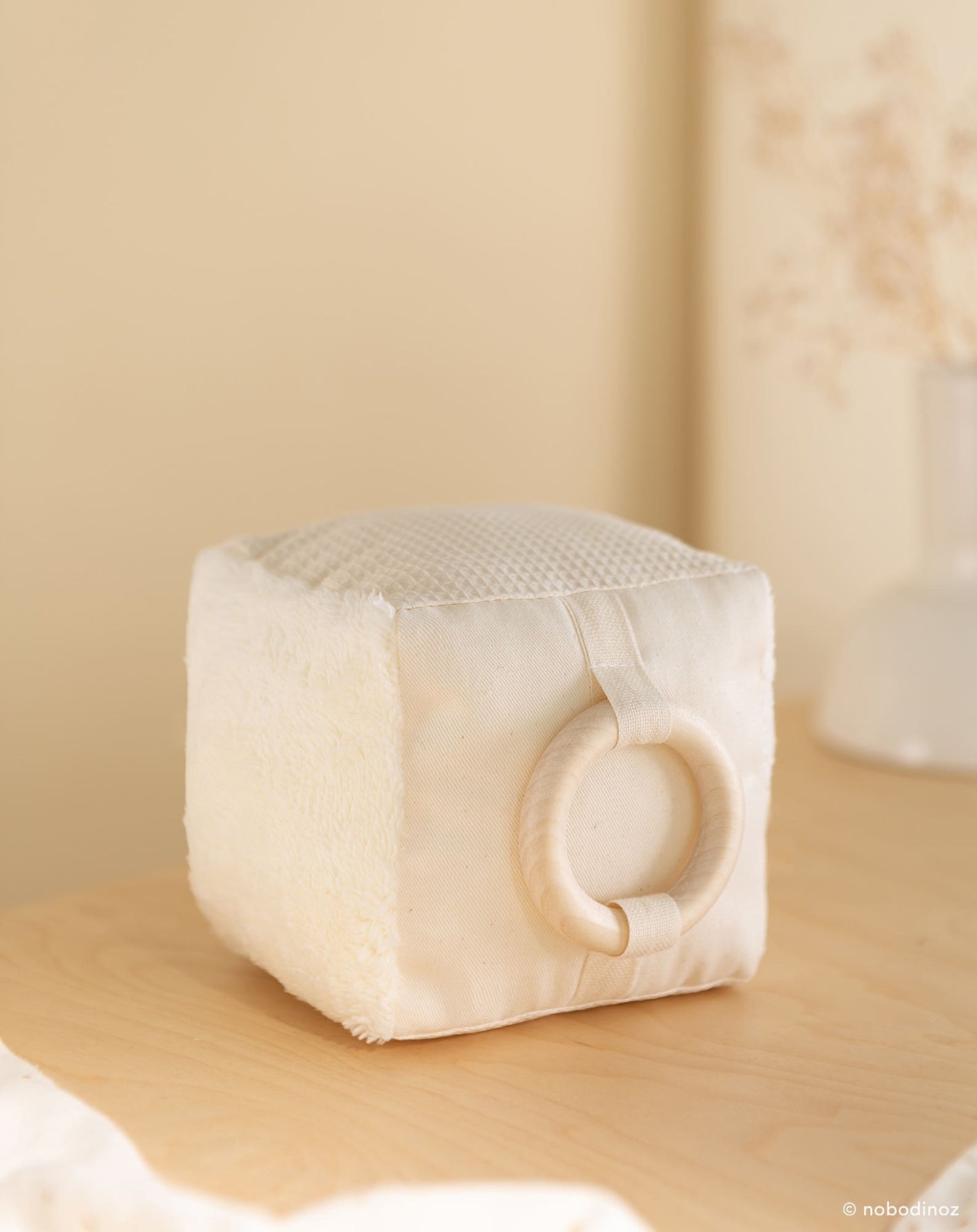 Cube d'éveil sensoriel