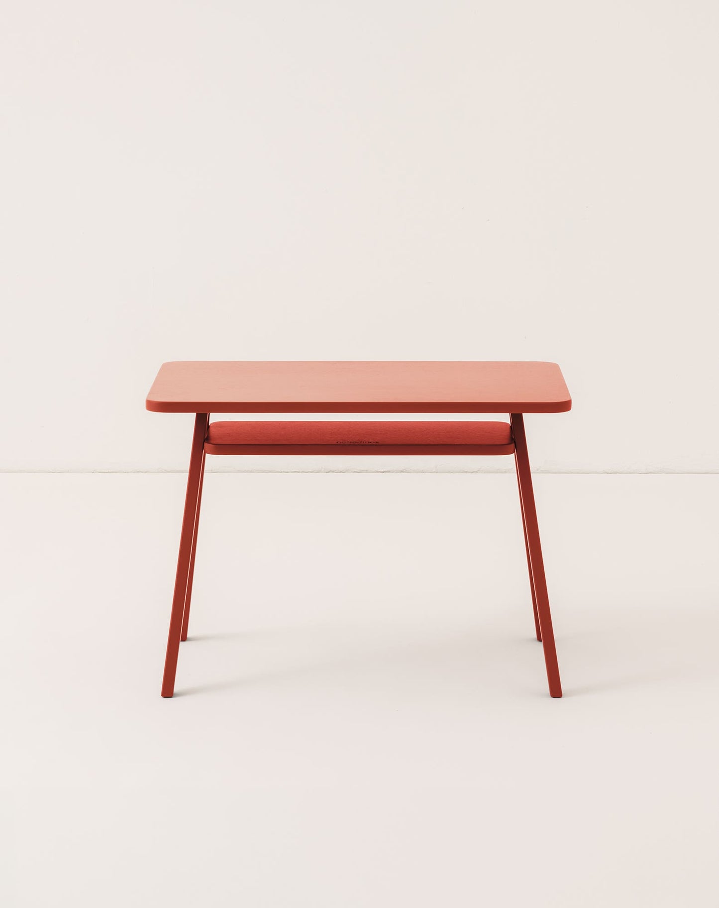 Growing Green kid table colored Red