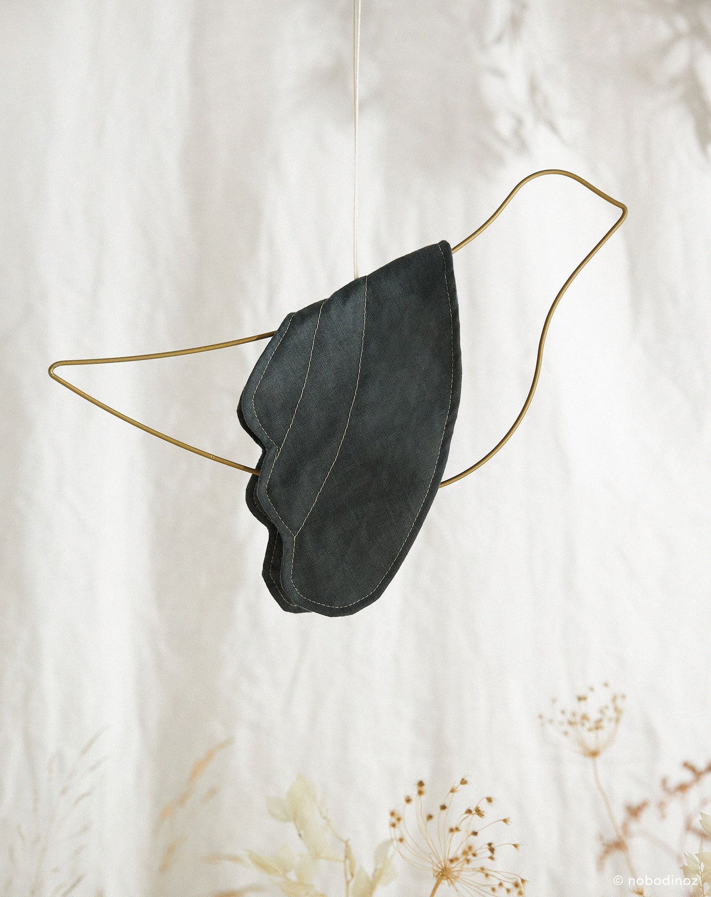 L1N0 French linen bird mobile 